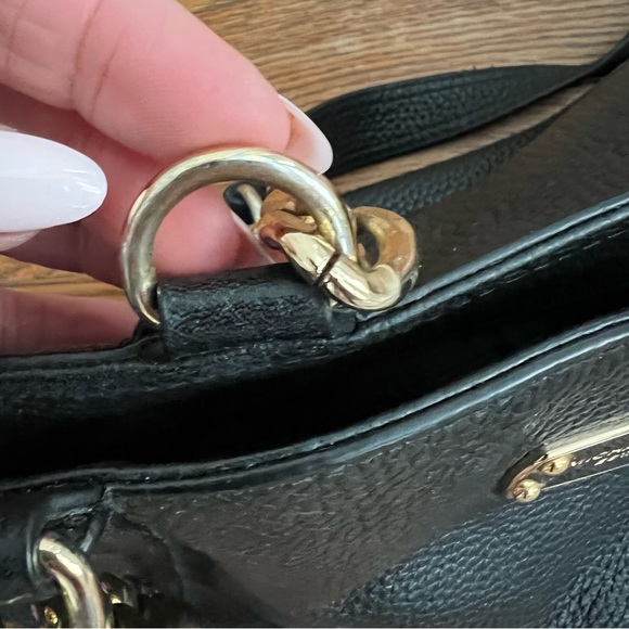 Michael Kors back and gold purse - Picture 4 of 6